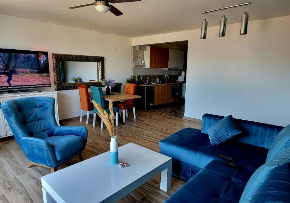 Herceg Novi, Baosici district. Two bedroom apartment

Distance to the sea 300m.

Area 64 sq.m.

Floor - fourth

The apartment is sold fully furnished
