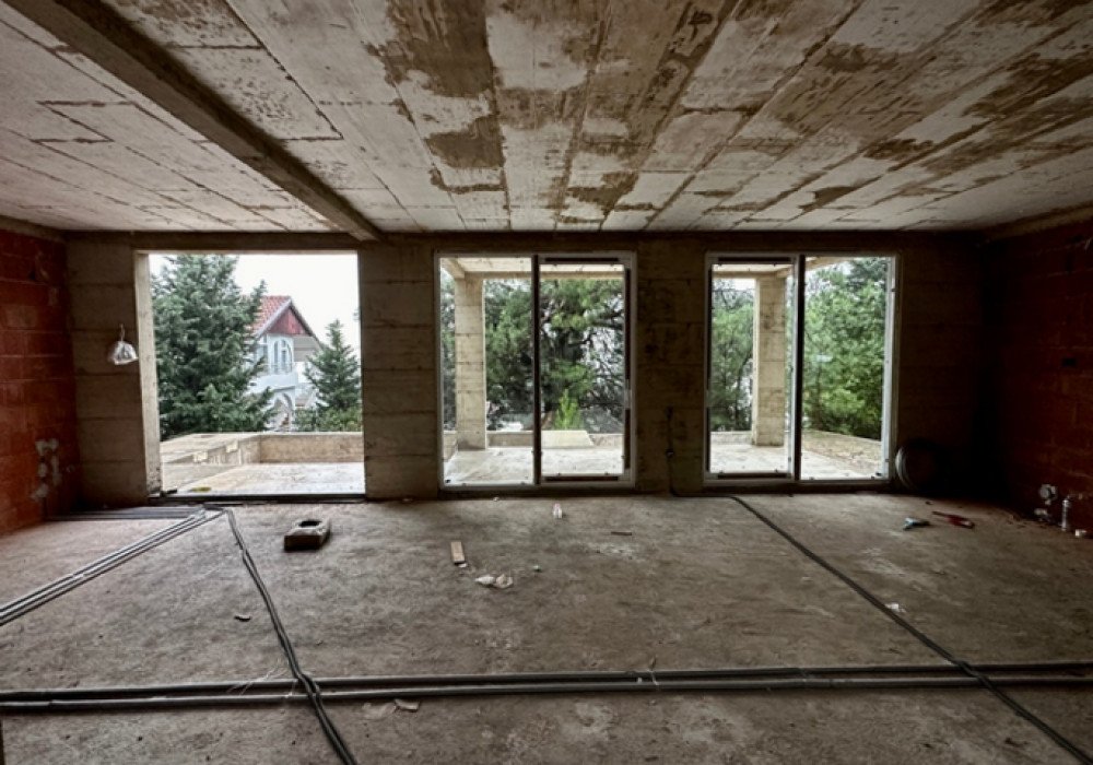 Bar Riviera, Green Belt. New two-storey villa in a pine forest.

The Buyer is exempt from paying real estate turnover tax in the amount of 3% of the v