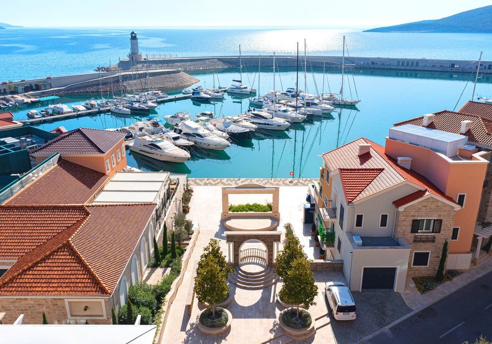 New apartments from the Developer in one of the most sought-after places in Montenegro - the elite village of Lustica Bay

Distance to the sea 200m.

