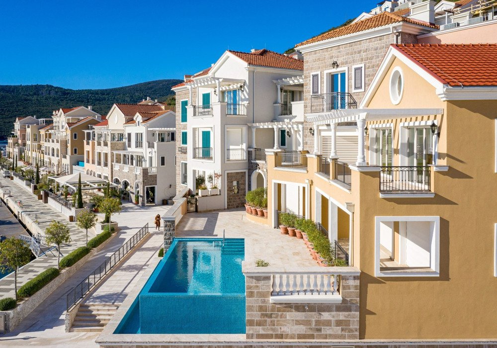 New apartments from the Developer in one of the most sought-after places in Montenegro - the elite village of Lustica Bay

Distance to the sea 200m.

