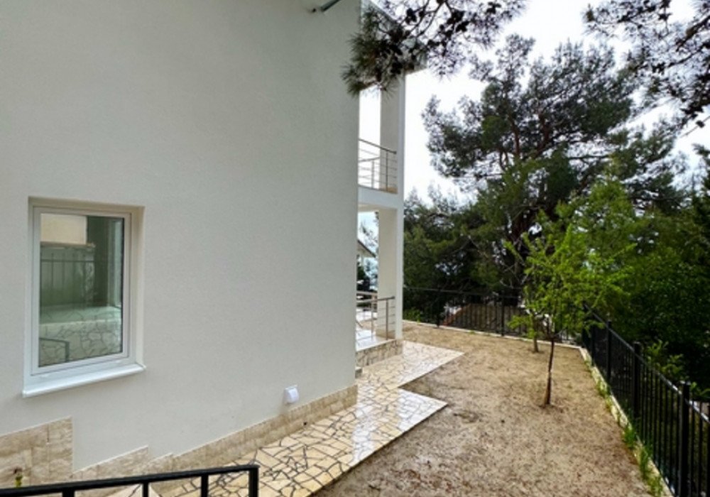 Barskaya Riviera, Green Belt, Shushan district. New two-storey villa.

It is possible to pay with cryptocurrency.

Distance to the sea 400 m.

Sea vie