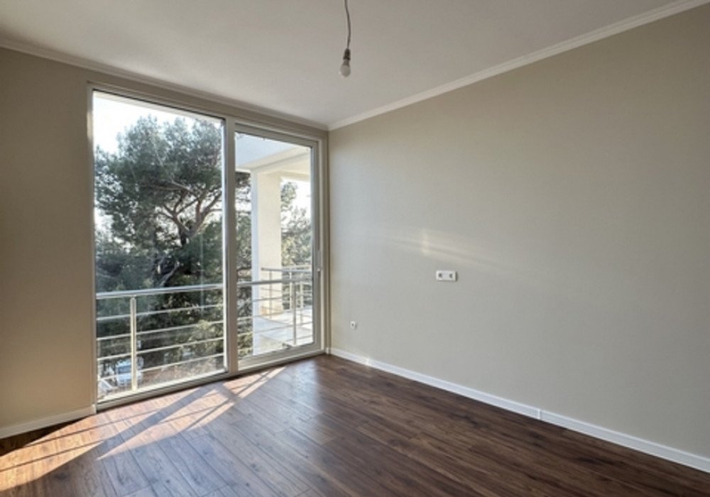 Barskaya Riviera, Green Belt, Shushan district. New two-storey villa.

It is possible to pay with cryptocurrency.

Distance to the sea 400 m.

Sea vie