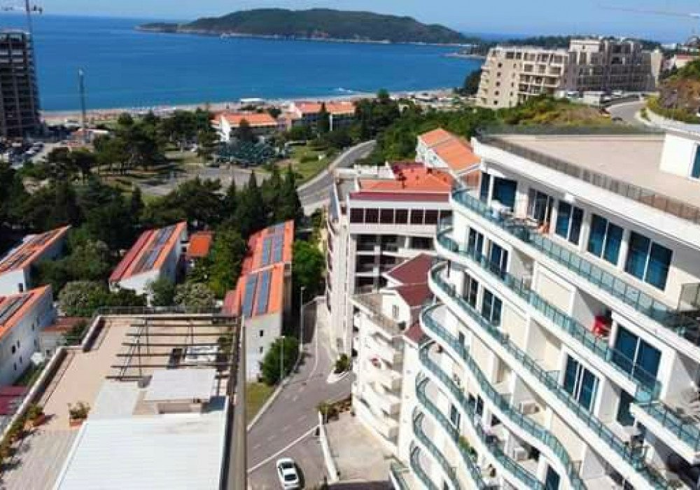 Budva Riviera, Becici district. Three bedroom apartment in a convenient area

The distance to the sea is 350m.

Sea view

Square:  76 sq.m.

Floor – s