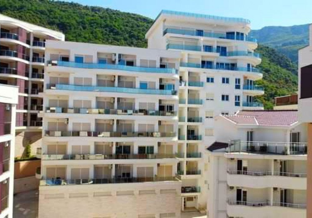 Budva Riviera, Becici district. Three bedroom apartment in a convenient area

The distance to the sea is 350m.

Sea view

Square:  76 sq.m.

Floor – s