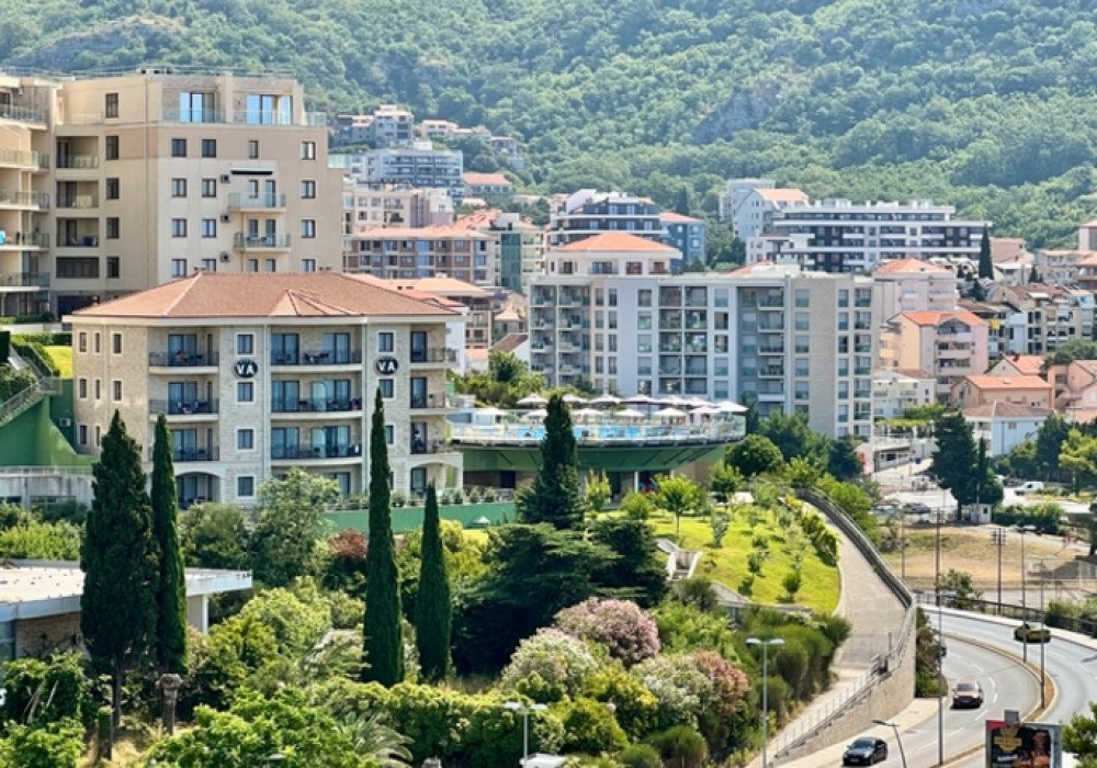 Budva Riviera, Becici district. A new premium residential complex on the first line by the sea.

The sale is "first-hand", therefore, Buyers