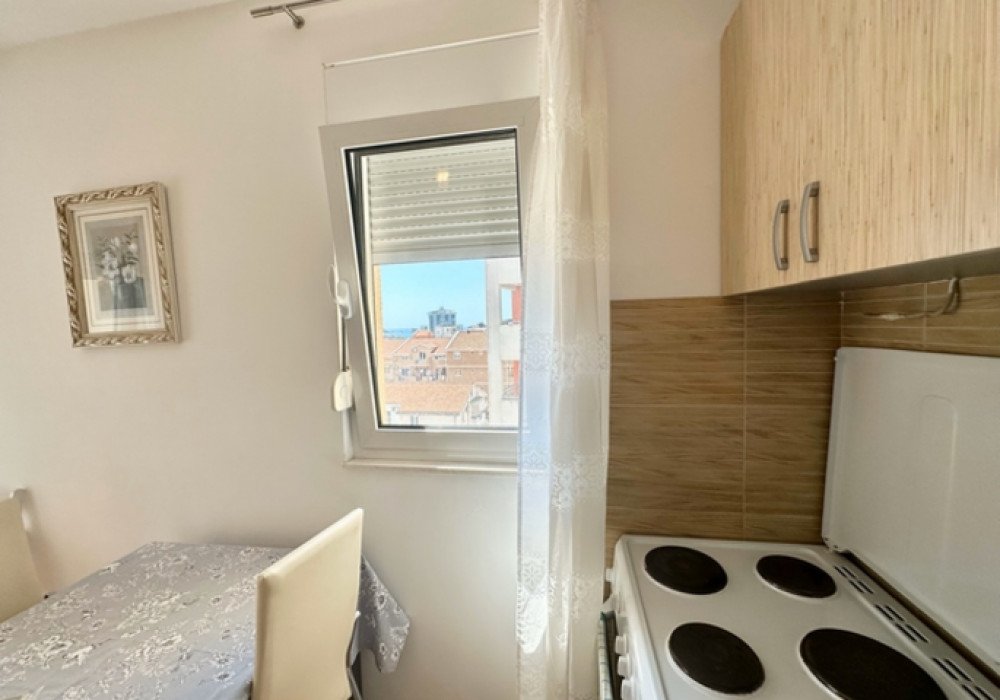 Description
Budva, Rozino district. One bedroom apartment
Area 41 sq.m
. Distance to the sea500m
Sea and city view
Fourth floor
The house is equipped 