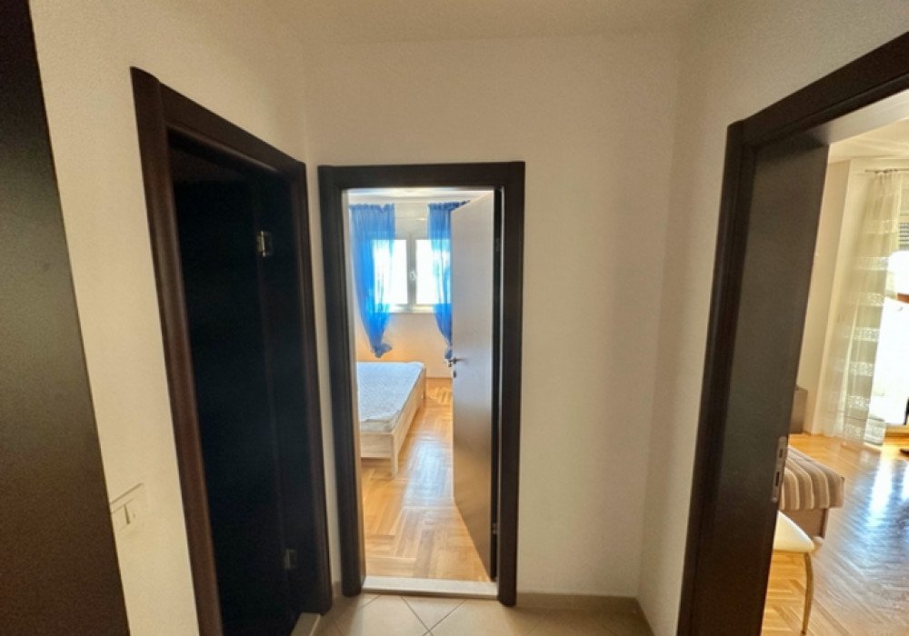 Description
Budva, Rozino district. One bedroom apartment
Area 41 sq.m
. Distance to the sea500m
Sea and city view
Fourth floor
The house is equipped 