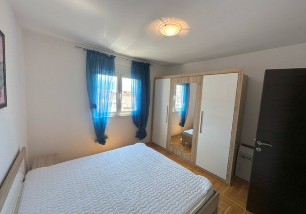 Description
Budva, Rozino district. One bedroom apartment
Area 41 sq.m
. Distance to the sea500m
Sea and city view
Fourth floor
The house is equipped 