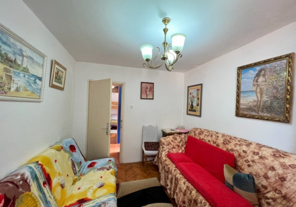 Boka Bay of Kotor, Dobrota district.

The distance to the sea is 400m.

Sea view

Convenient check-in from the Kotor-Dobrota motorway

The base of the