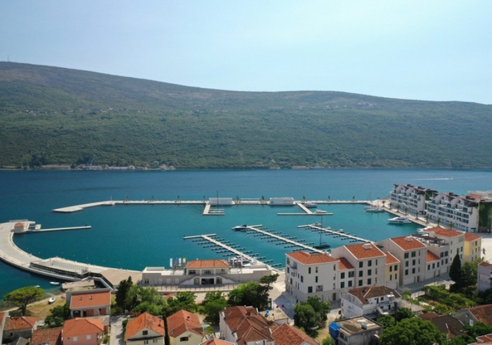 Boka Bay of Kotor, Genovichi district. One bedroom apartment with sea view in a new residential complex 

The buyer is exempt from paying the state ta