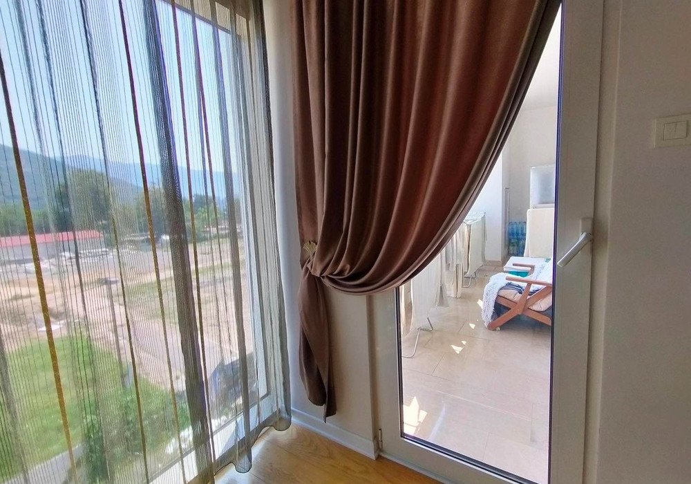 Description
Budva. Centre. Two-bedroom apartment
The area is 87 sq.m.
Bathrooms 1
Sea view
Second floor
Elevator
The courtyard of the complex is a col