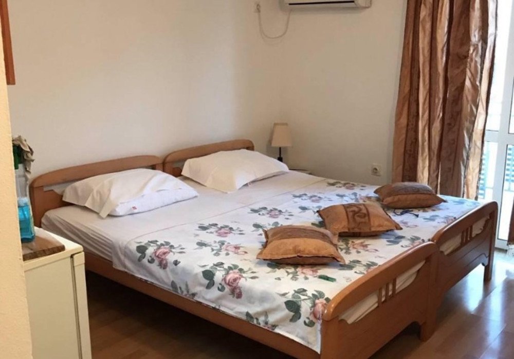 Bar, New bar area. Two-storey house with three bedrooms and three separate apartments

The distance to the sea is 350m.

View of the city

The area is