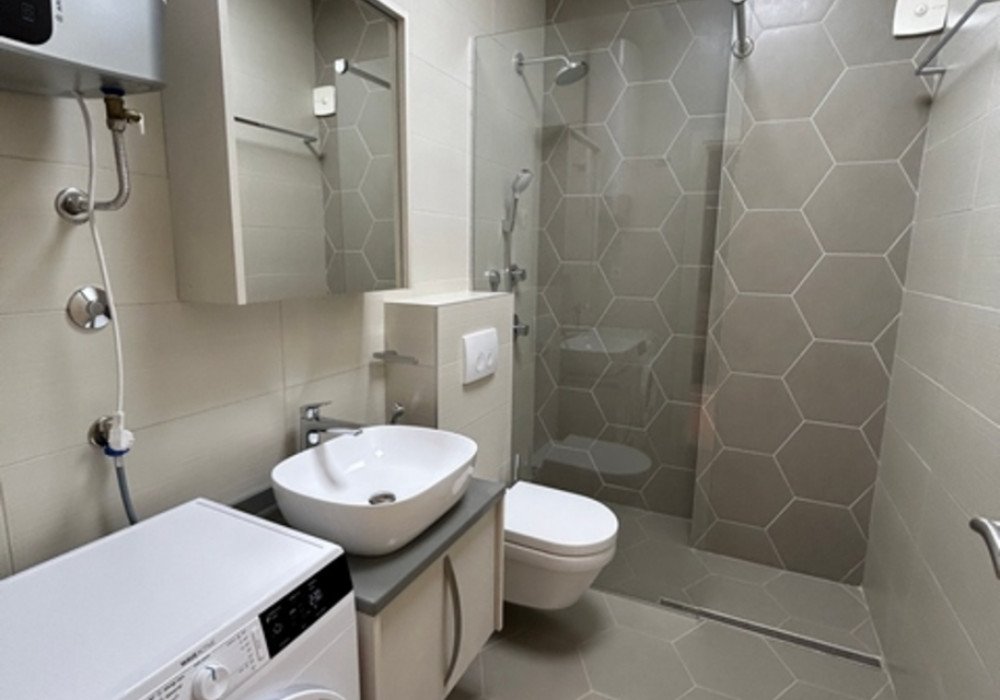 Boka Kotor Bay, Dobrota district. New two-bedroom apartment in a new residential complex with a SPA and restaurant on site

Distance to the sea 350m

