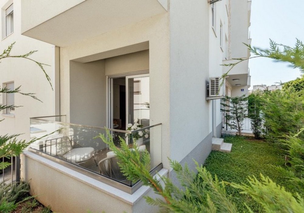 Boka Kotor Bay, Baoshichi district.  The apartment is in a new residential complex.

In each house of the complex, there are only 10 luxury apartments