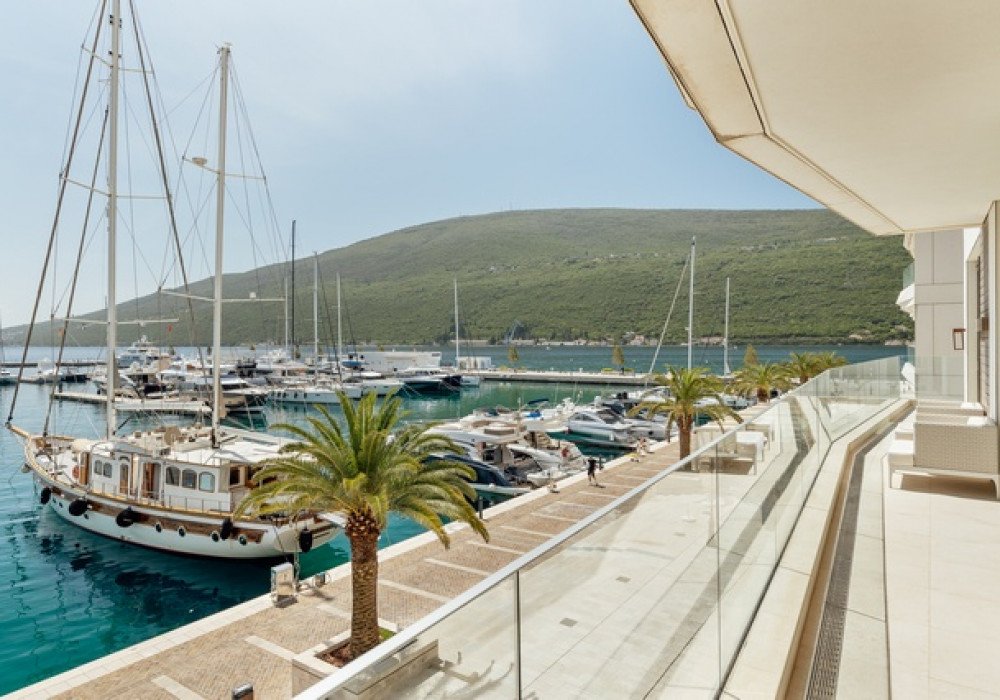 Boka Bay of Kotor, Herceg Novi city. New apartments from the Developer in an elite village

The buyer is exempt from paying the state tax on the turno