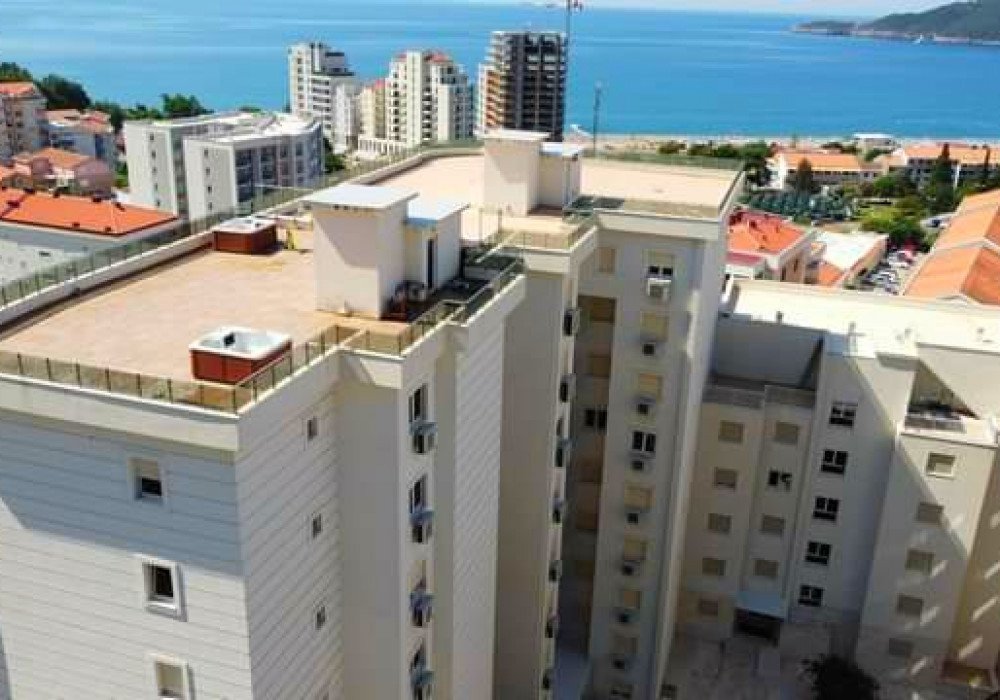 Budva Riviera, Becici district. One–bedroom apartment

The distance to the sea is 300m.

The area is 63 sq.m.

Mountain and sea view

Fifth floor

The