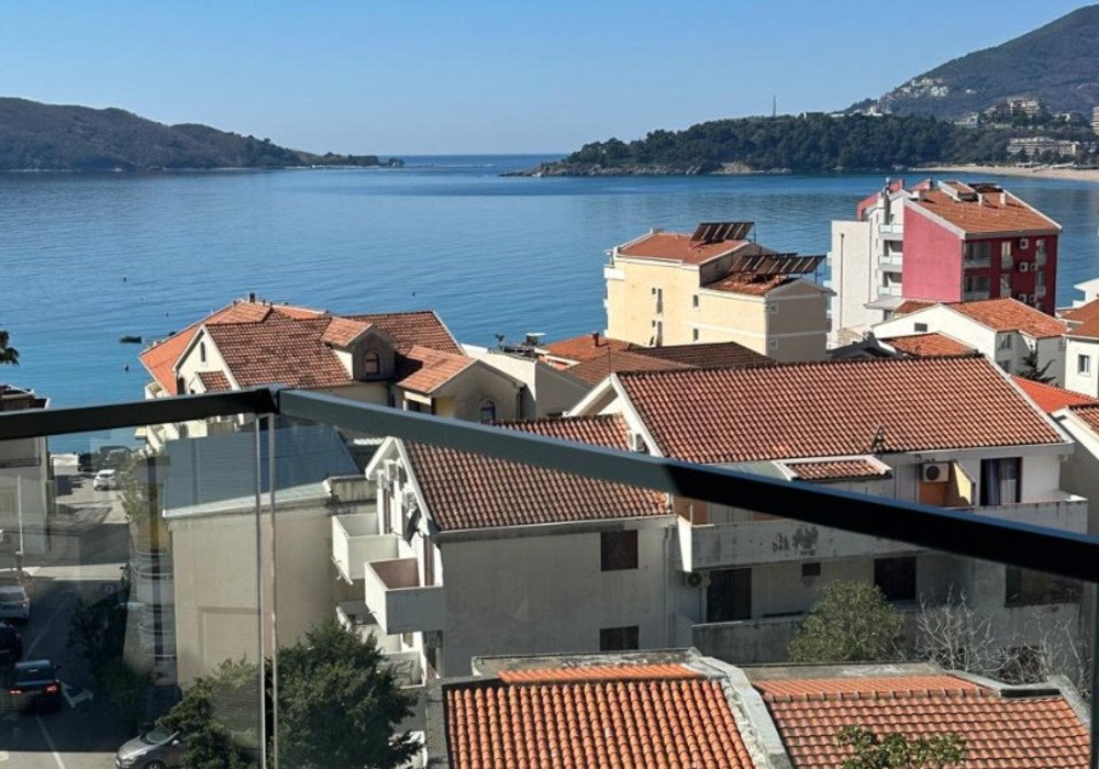 rafailovici: Budva Riviera, Rafailovici district. One-bedroom apartment

The distance to the sea is 150m.

Sea view

The area is 48.2 sq.m.

Fourth floor

The hous 