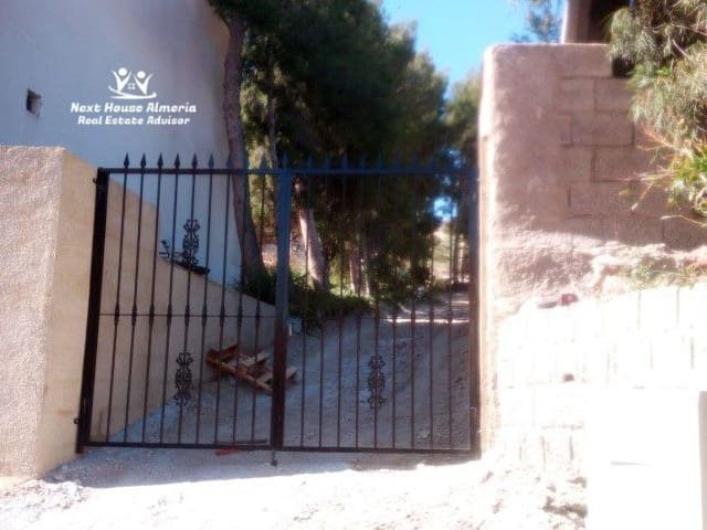 Tolles Investitionsangebot in Albox!
Entdecken Sie diese unglaubliche Investitionsmöglichkeit in der charmanten Stadt Albox! Dieses große städtische G