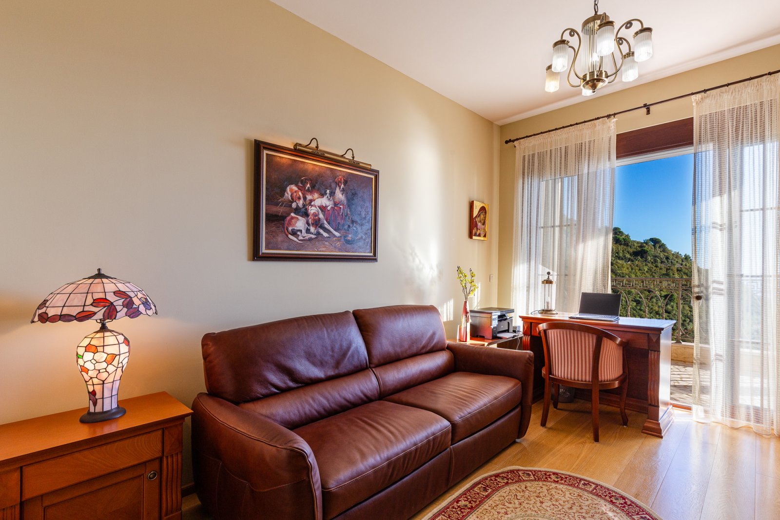 Elegance and serenity in a luxurious villa with natural views.<br><br><p>Modern 4-storey luxury villa with stunning views of the sea and mountains, lo