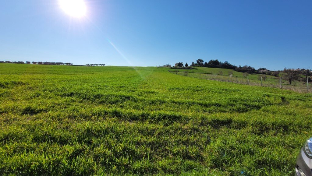 Thessaloniki: Verkauf Land 5500 m² in den Vororten von Thessaloniki 