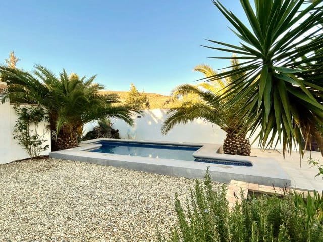 Ein Zuhause, in dem die Zeit langsamer vergeht und jeder Blick eine Geschichte erzählt.

Während Sie durch das friedliche Tal von Huerta de Judas in C