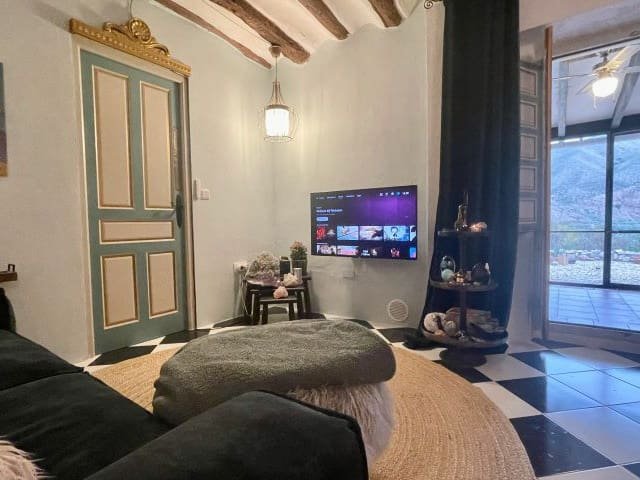 Ein Zuhause, in dem die Zeit langsamer vergeht und jeder Blick eine Geschichte erzählt.

Während Sie durch das friedliche Tal von Huerta de Judas in C