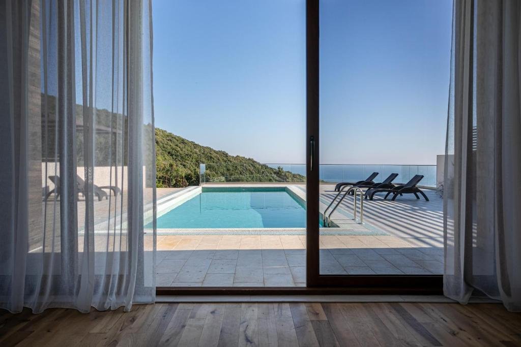  

‍

This villa is located on the coast of Montenegro, Municipality of Kotor. This cozy, luxury villa is right next to the sea, and it has a beautifu