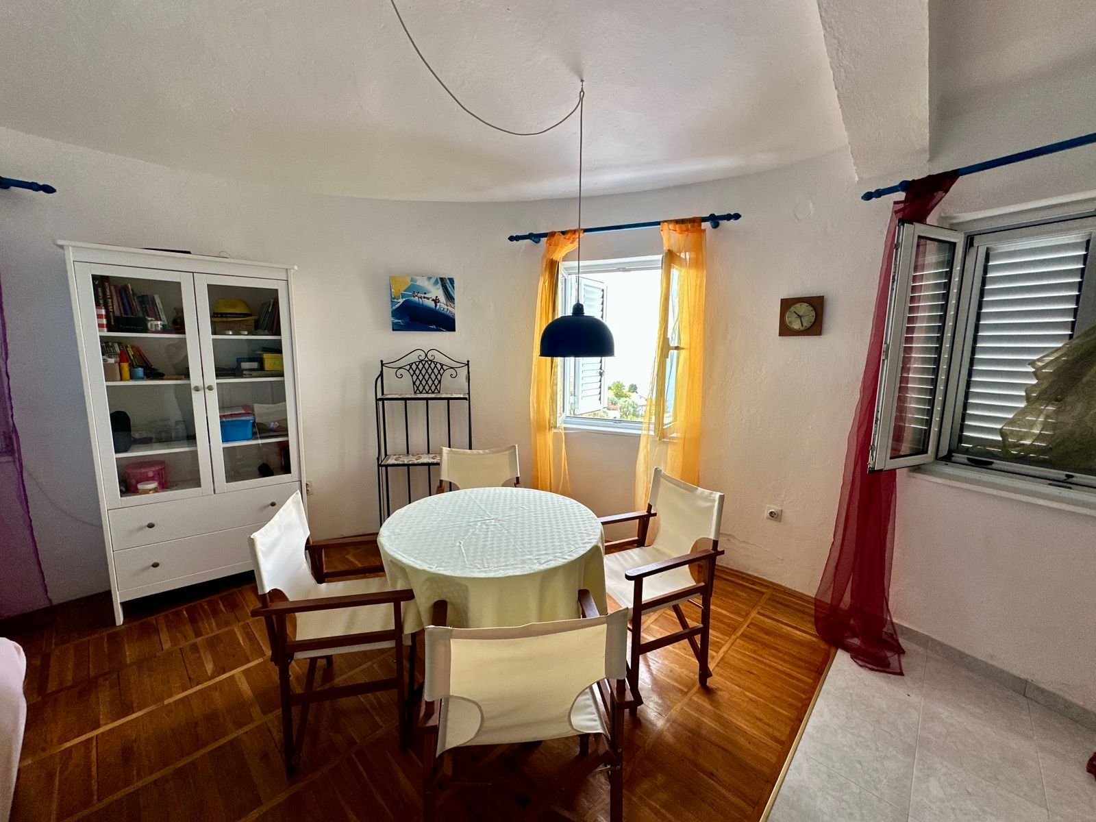 ‍

LOCATION

This house is located in Budva Municipality, 10km away from the city center. The sea and the beach are 2km away from the house. Tivat air