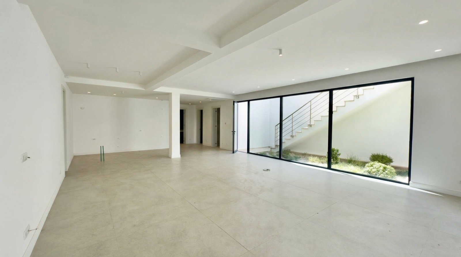 ‍

LOCATION
Located in the Tivat Municipality, this villa offers a peaceful natural setting just 12 km from the center of Tivat. The sea and beach are