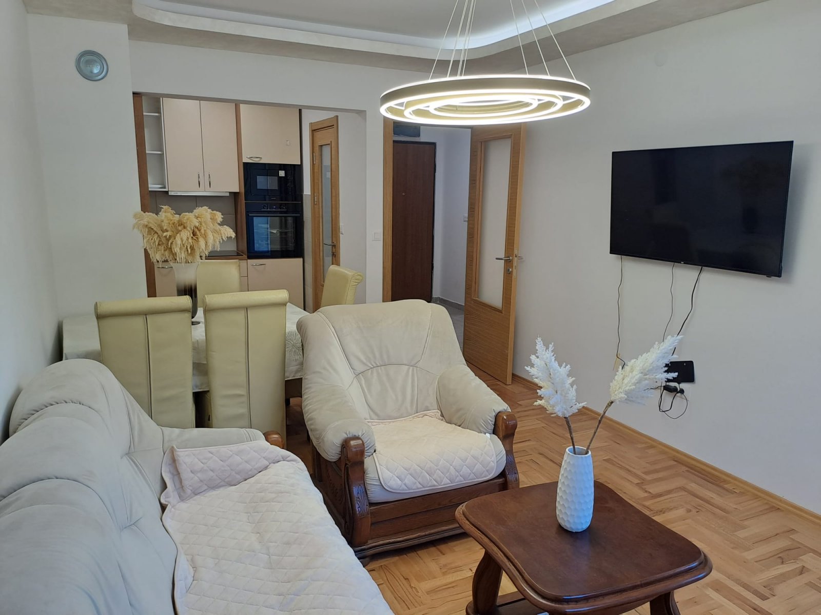 Budva:  

‍

This two apartment is located in Budva. It is on the tenth floor. The apartment has a view of the mountains. the beach and the sea are 1,5km awa 