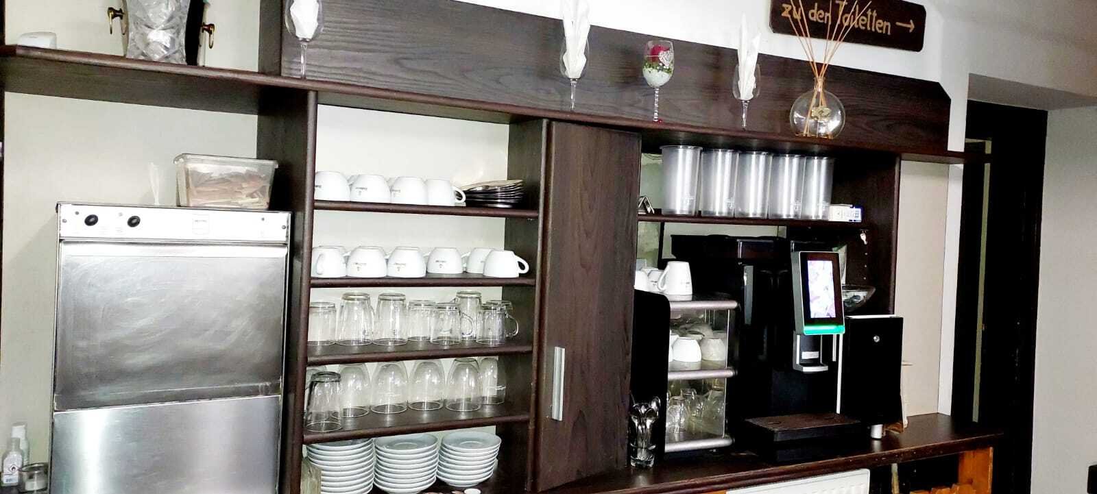 Bartheke zu großem Saal