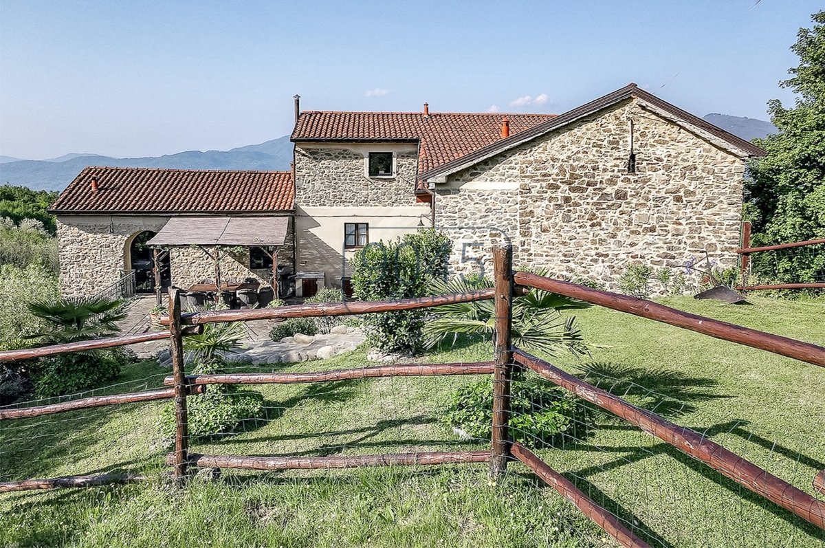 Wunderschönes Bauernhaus in den toskanischen Hügeln von Lunigiana - Massa-Carrara