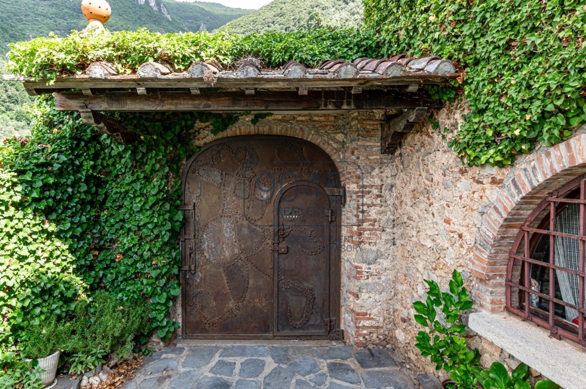 Bauernhaus aus dem 17. Jh. im typisch toskanischen Stil mit Meerblick in Camaiore - Toskana