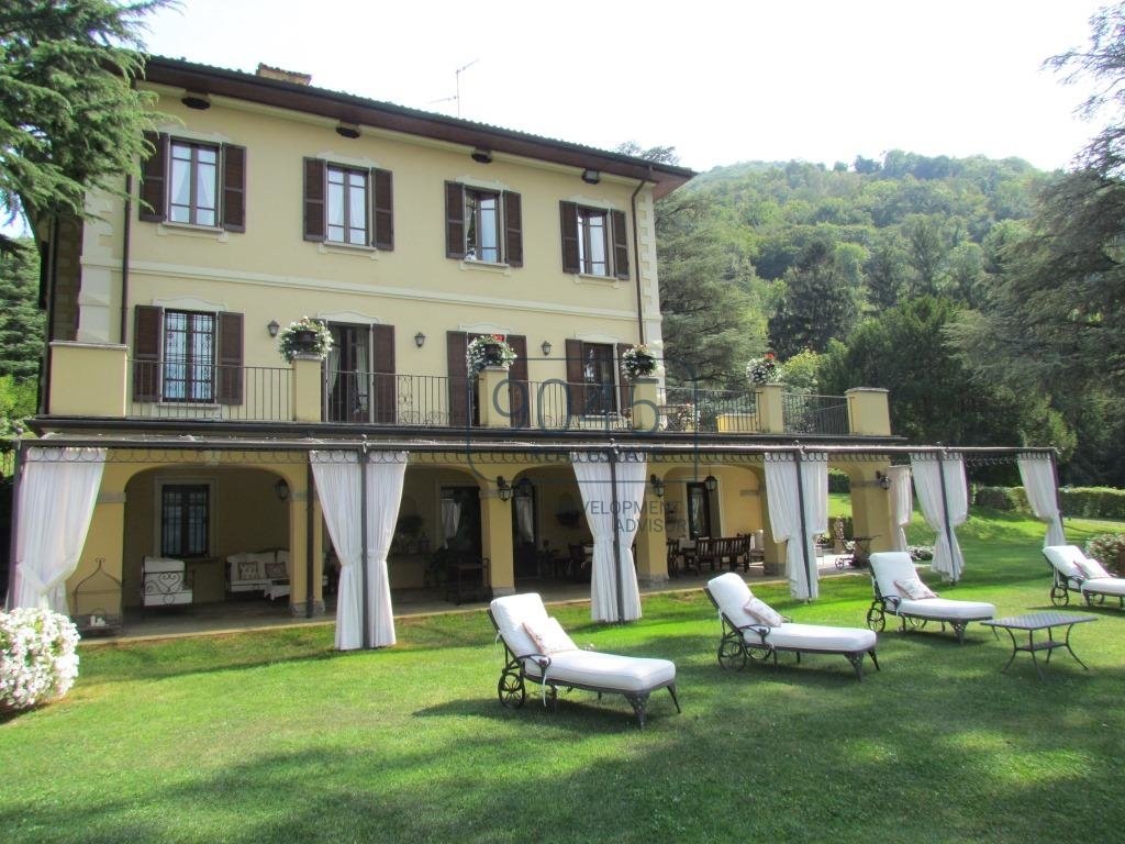 Exklusive Villa in Canzo - Lombardei
