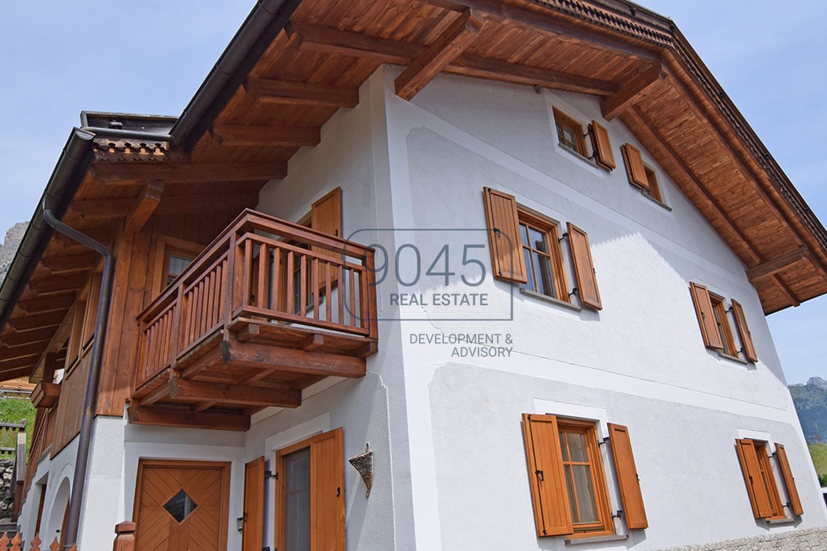 Stilvolles Einfamilienhaus mit zwei Wohnungen in den Dolomiten in Monzon - Südtirol / Trentino