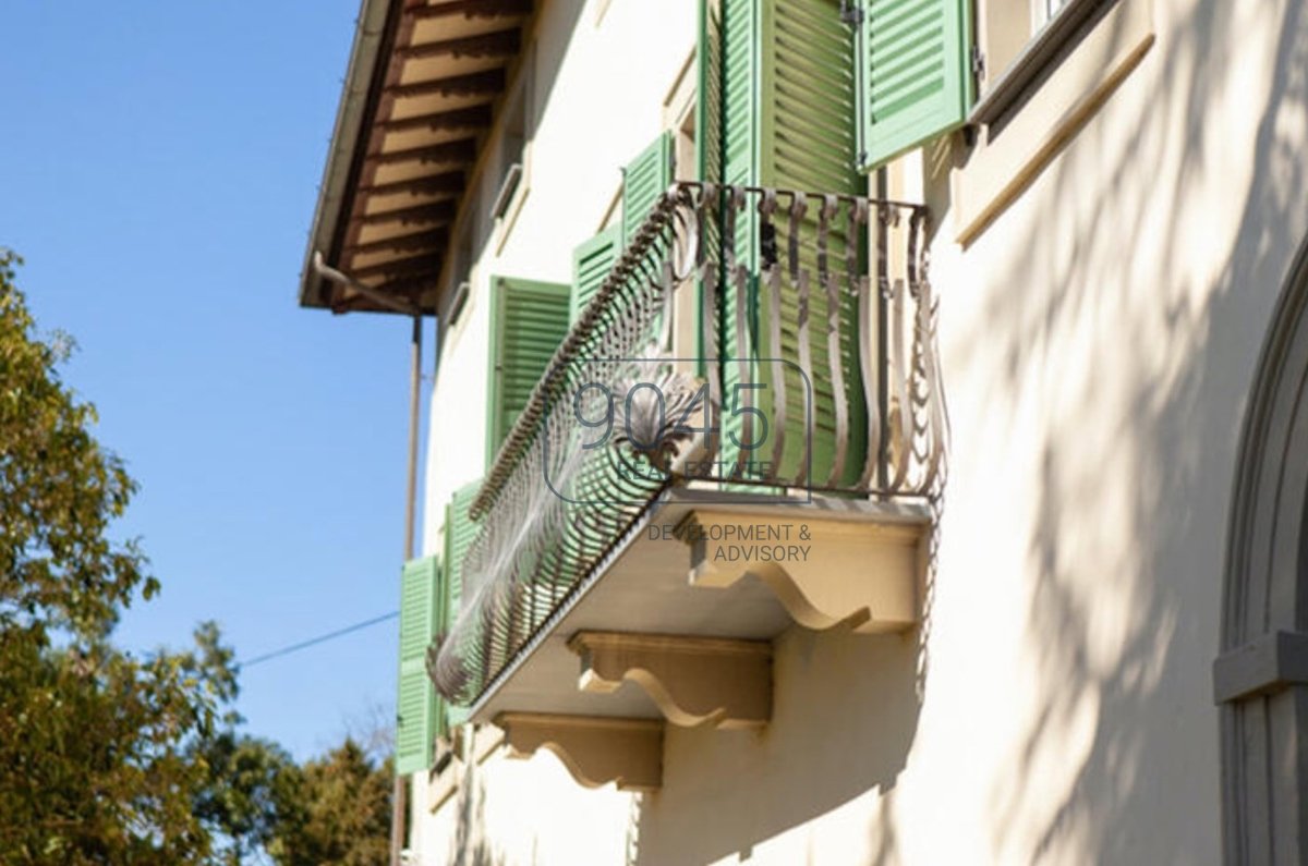 Prestigeträchtige historische Villa mit Nebengebäude und Pool bei Lucca - Toskana