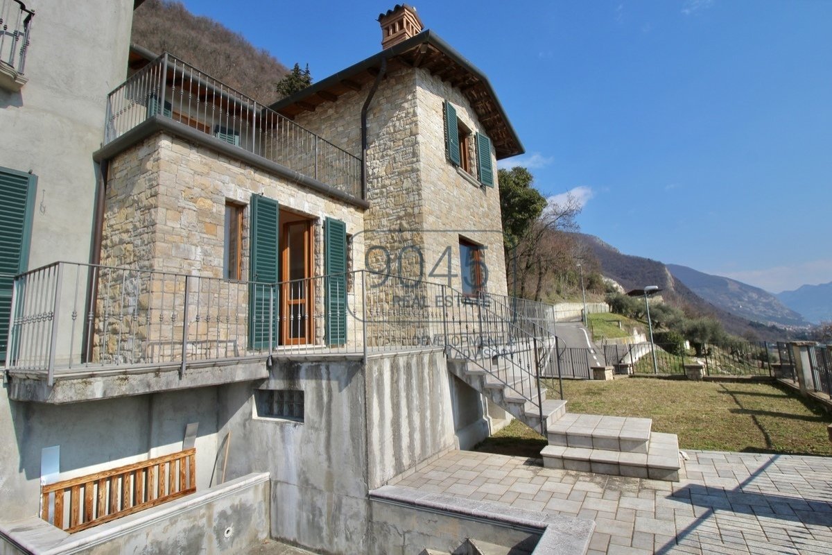 Villa mit Seeblick und eigenem Pool - Lago d'Iseo