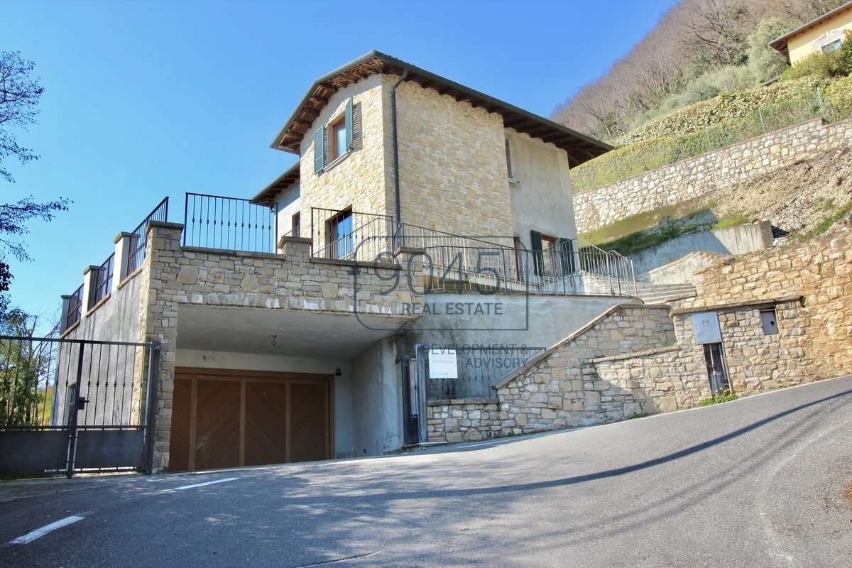 Villa mit Seeblick und eigenem Pool - Lago d'Iseo