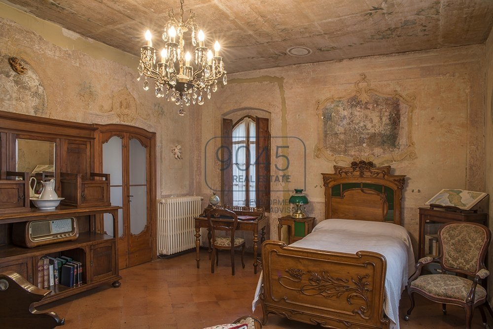 Historische Villa mit kleinem Weingut in erhabener Lage in Coccaglio - Lago d'Iseo
