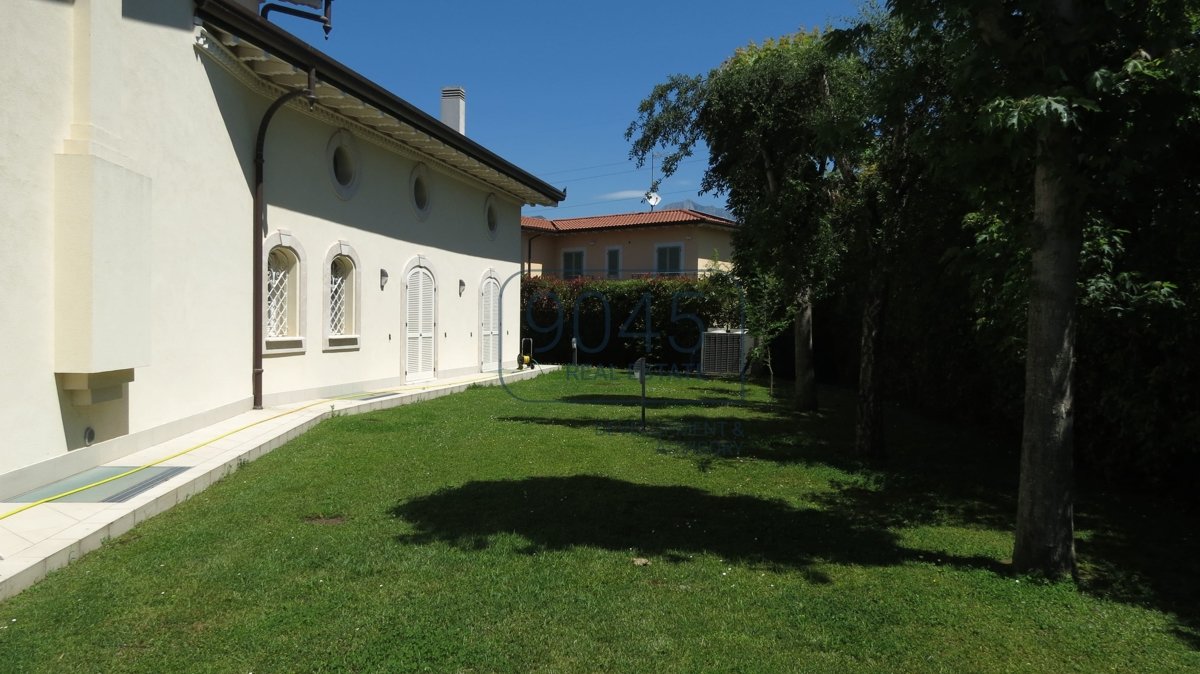 Villa mit Garten und Pool in Forte dei Marmi - Toskana
