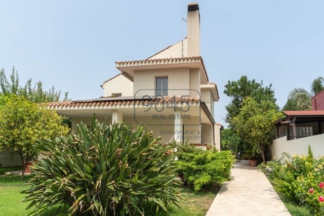 Renovierte freistehende Villa am Golf von Cagliari in Quartu Sant'Elena