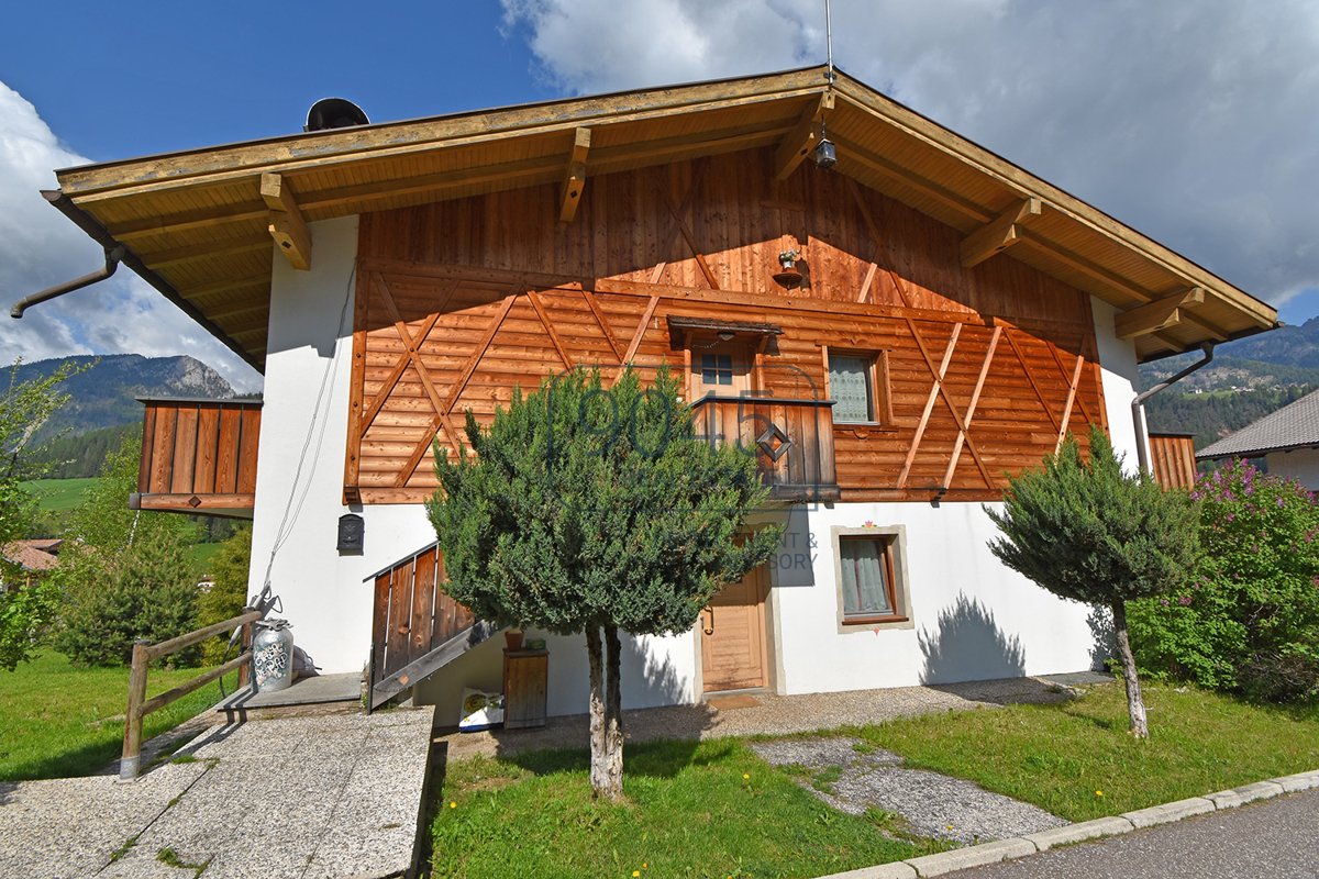 Wohnhaus mit zwei separaten Wohnungen und Garten in Soraga im Val di Fassa - Trentino / Südtirol
