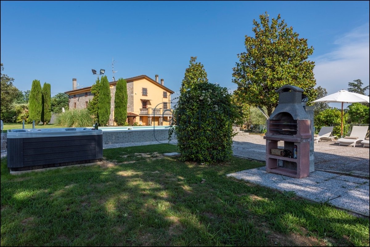 Prestigeträchtige Villa vor den Toren der Stadt Lucca - Toskana