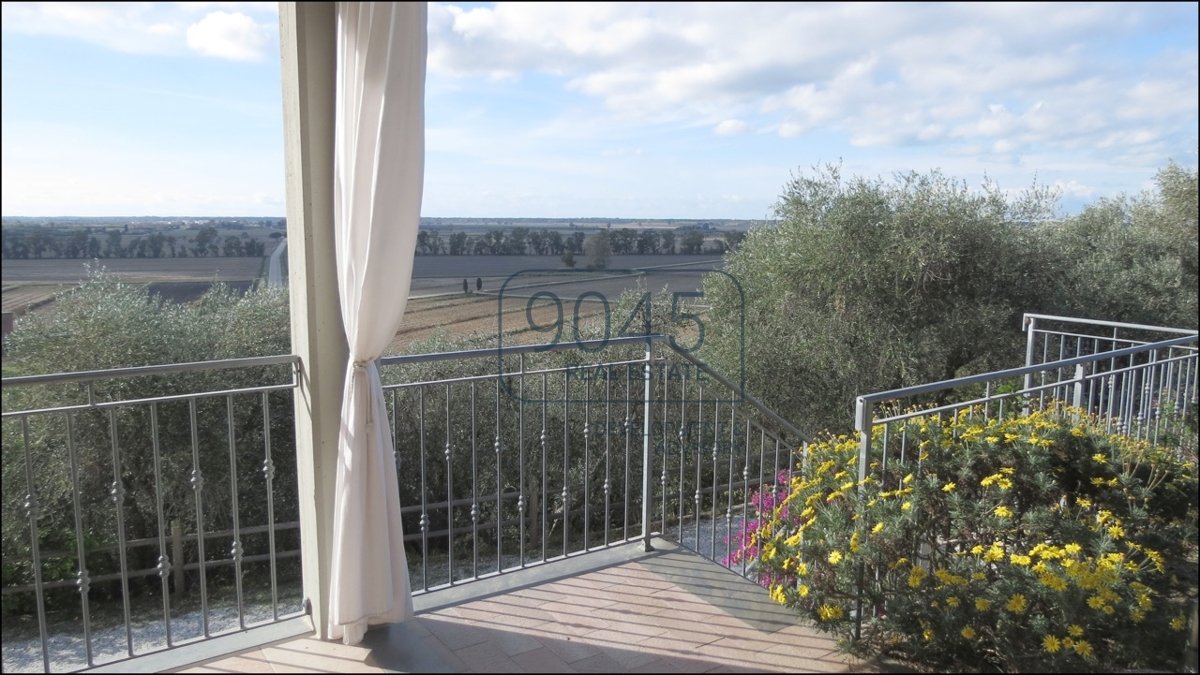 Moderne Villa mit einzigartigem Ausblick zwischen Pisa und Lucca - Toskana