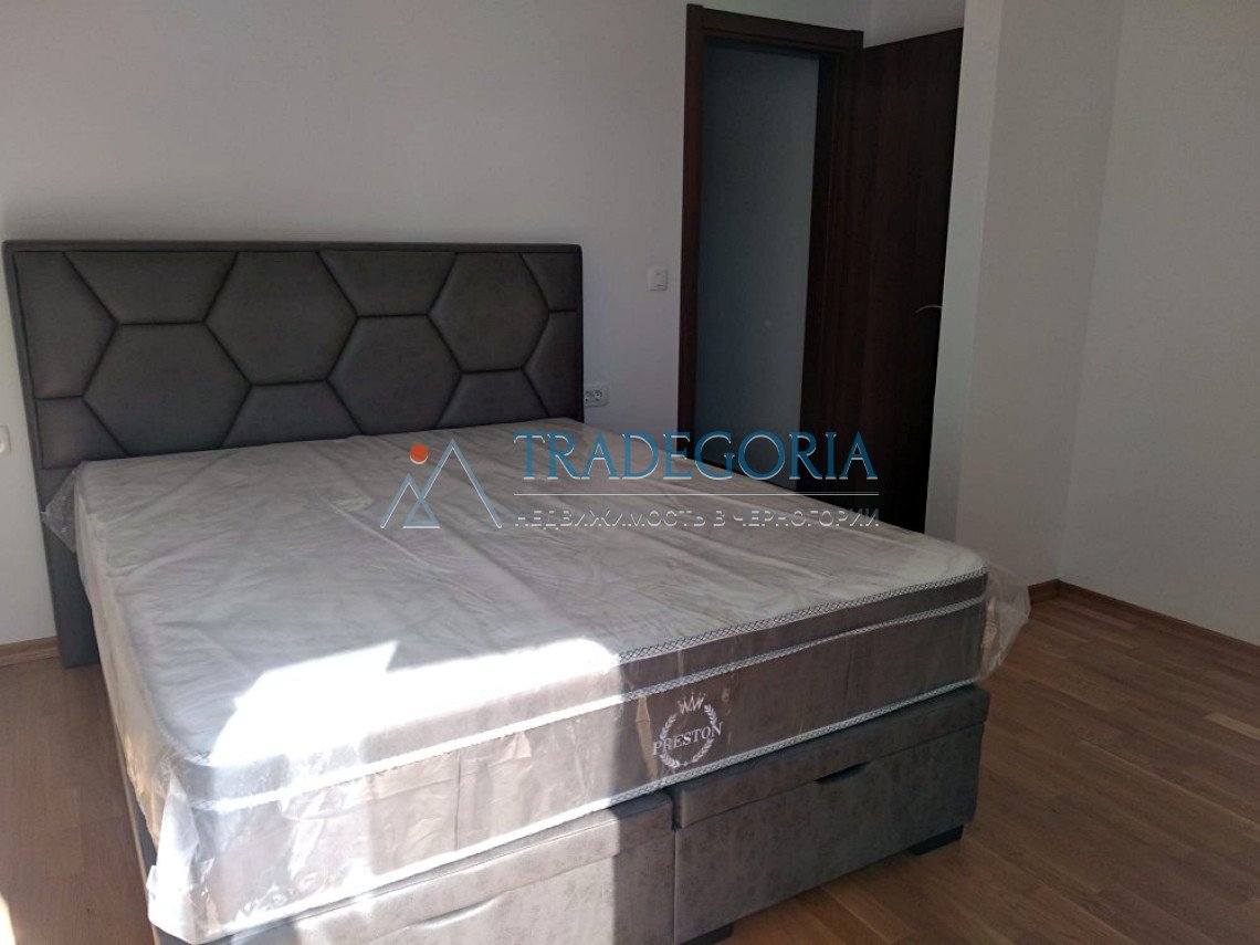 <p>An 85m2 apartment for sale in a new building in the very center of Budva near the ESO gas station, opposite the Slovenska Plaza park, 5 minutes ...