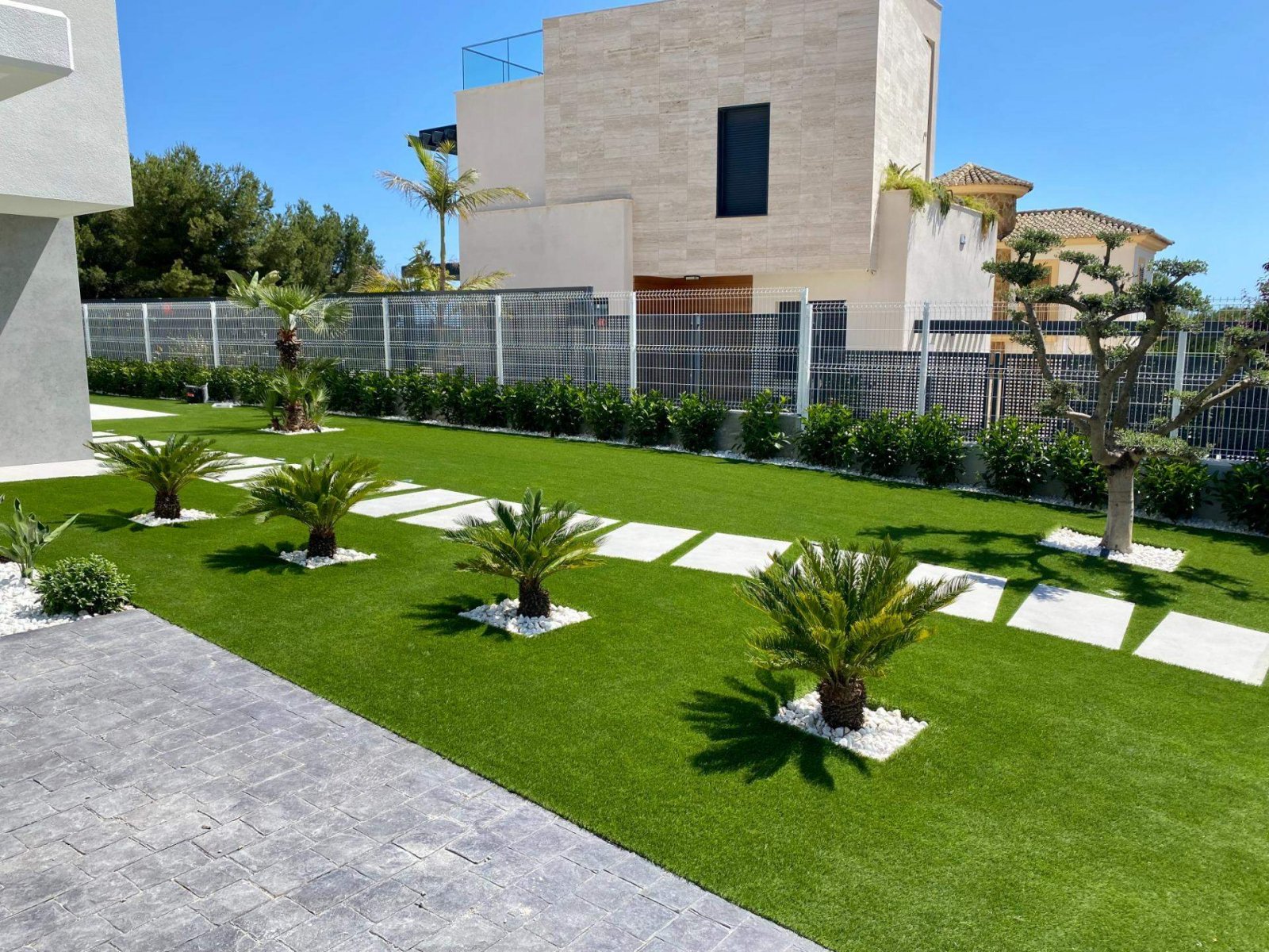 EXKLUSIVITÄT IN EINER NATÜRLICHEN UMGEBUNG AM MITTELMEER !!!&#13;&#13; Minimalistische Designvillen in einem natürlichen Raum, die Eleganz und Komfort