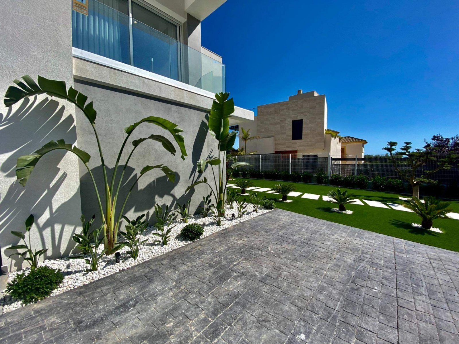 EXKLUSIVITÄT IN EINER NATÜRLICHEN UMGEBUNG AM MITTELMEER !!!&#13;&#13; Minimalistische Designvillen in einem natürlichen Raum, die Eleganz und Komfort