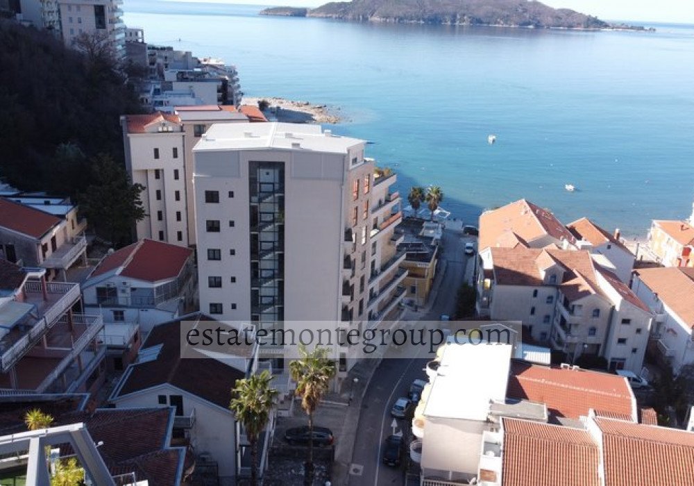 rafailovici: Budva Riviera, Rafailovichi district. New residential six-story building.Distance to the sea - 150m.Floors 8, including:- residential floors 6- two... 