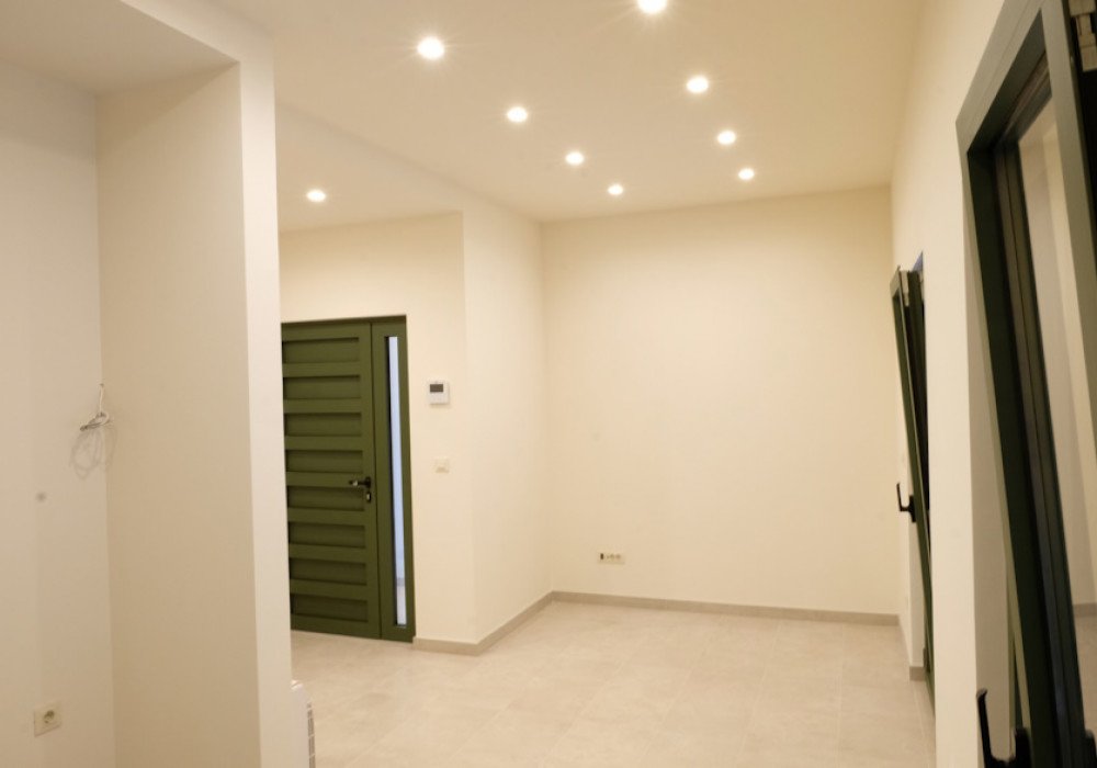 Attention! Price reduced from 1,100,000 euros! Offer valid until 01.07.2025.
Budva. Luxury villa with four bedrooms in a convenient location of Budva
