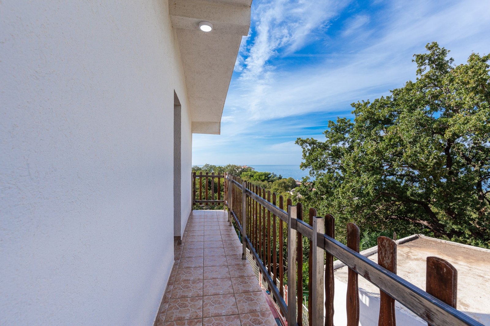 House with a terrace and sea view in Bar<br><br><p>Located in the beautiful neighborhood of Brca in Sutomore, just a few minutes walk from the sea and